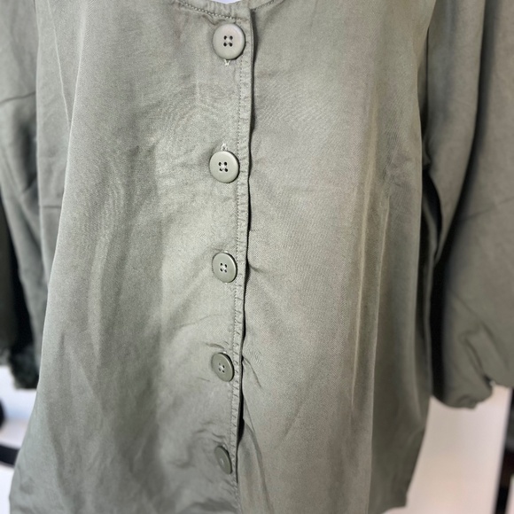 Sanctuary Mila Solid Hued Green Lyocell Button down Half sleeve top - Picture 7 of 8